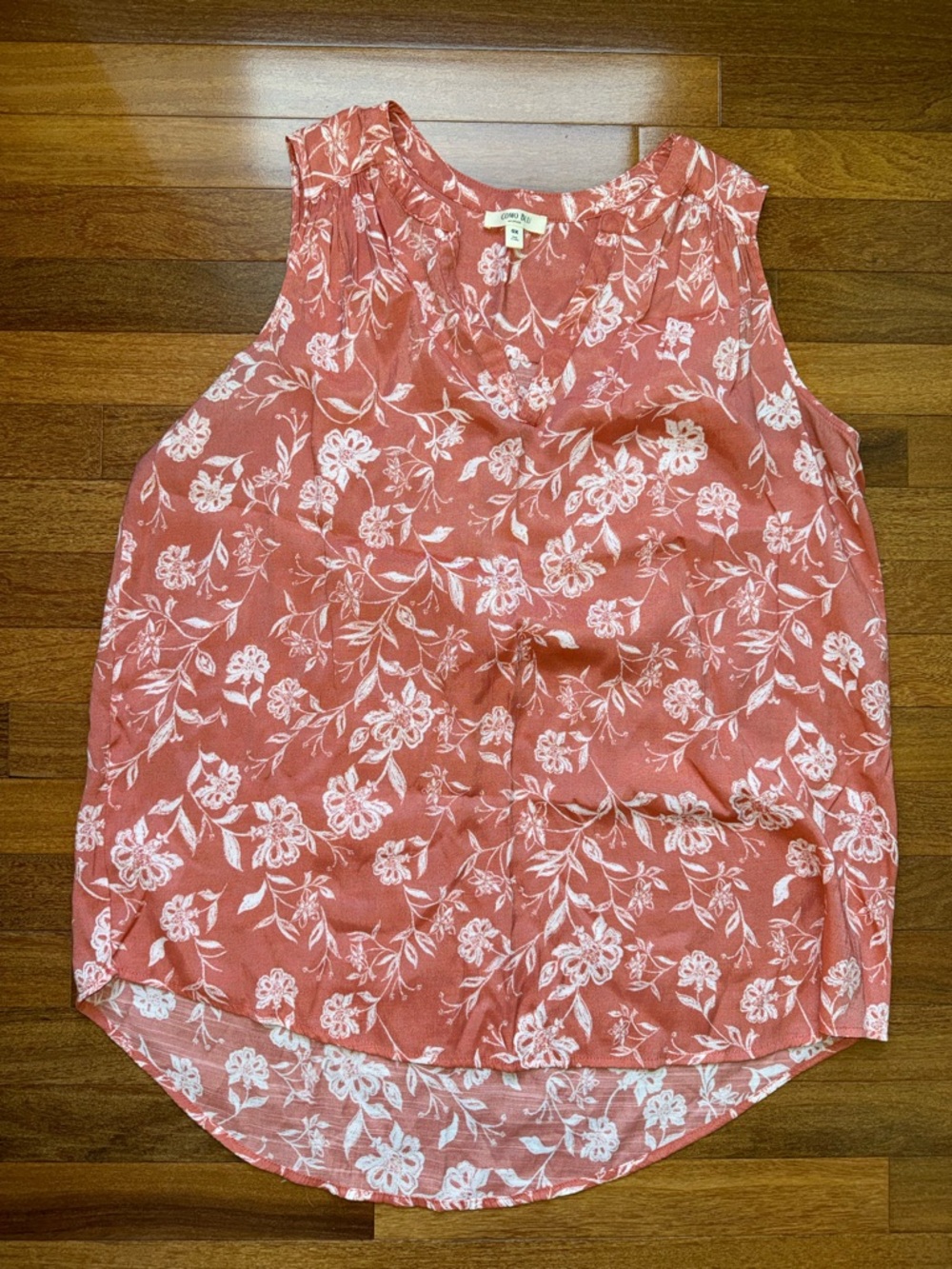 Sleeveless Floral V-Neck Blouse in Rust